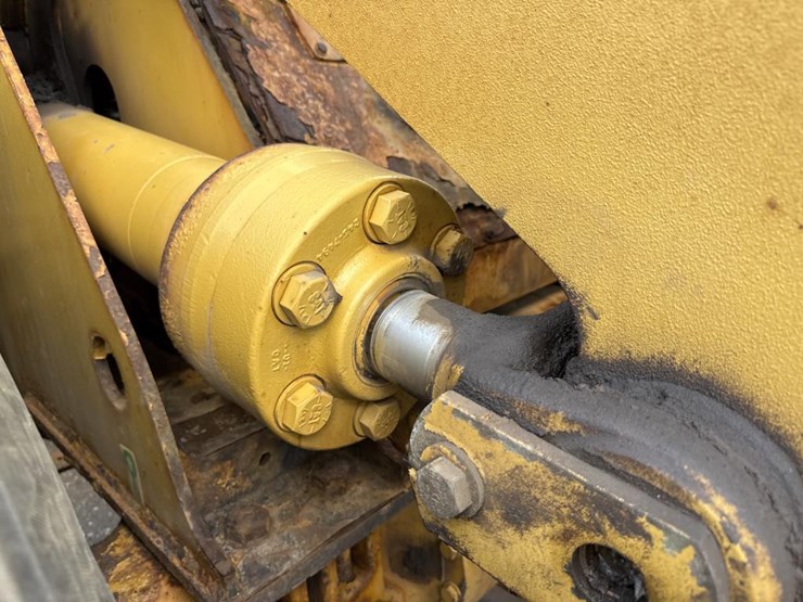 caterpillar-950h-image-40