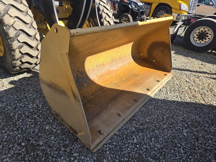 2019-deere-344l-image-10