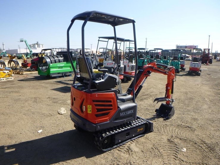 2025-agt-mx15rx-hydraulic-excavator-image-3