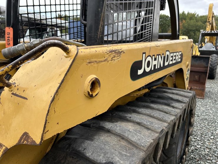 deere-240-image-17
