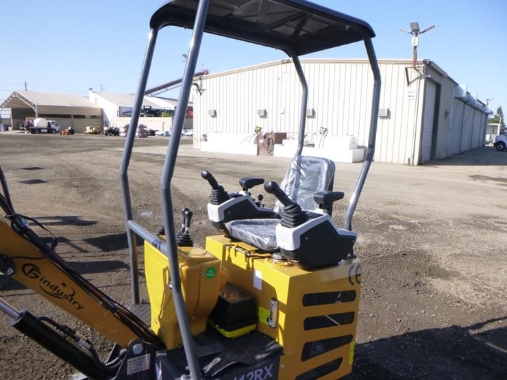 2025-agt-mx12rx-hydraulic-excavator-image-18