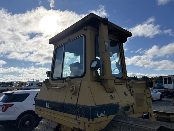 caterpillar-d4h-image-41