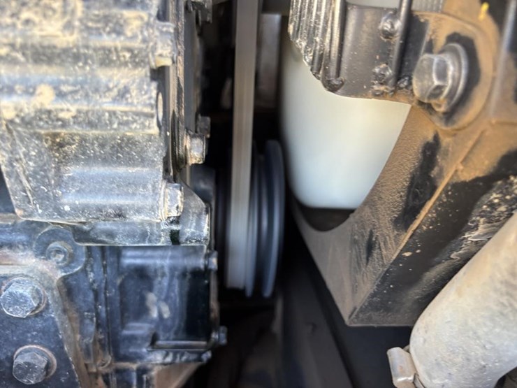 2019-case-cx37c-image-51