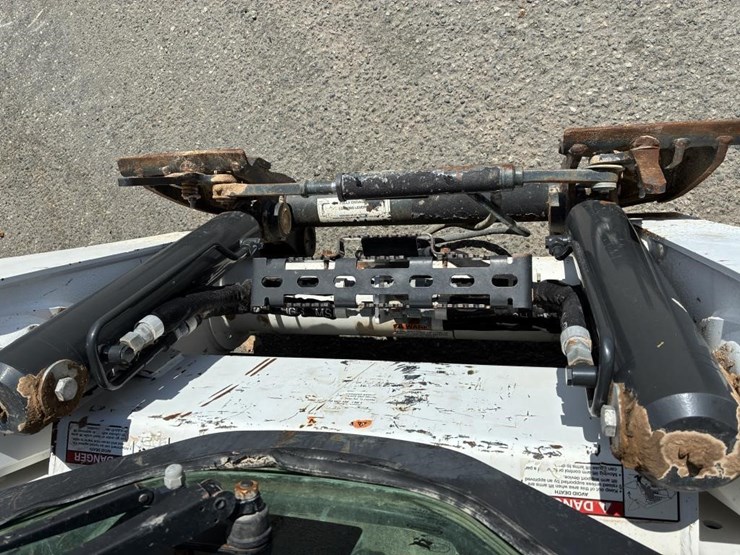 2022-bobcat-t870-image-7