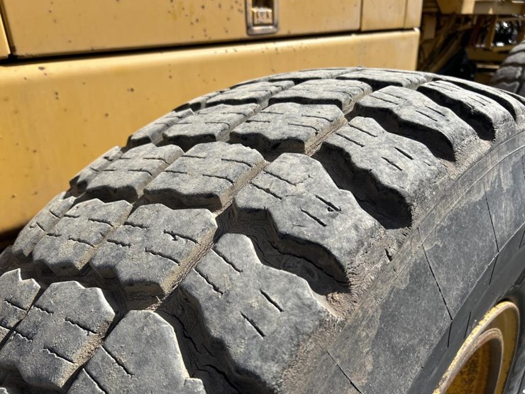 deere-770bh-image-111
