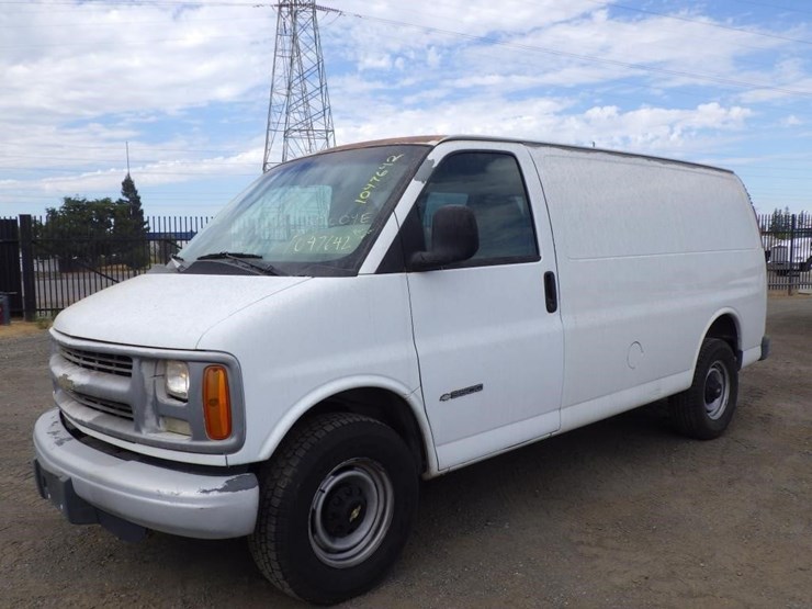 1999-chevrolet-express-3500-image-1