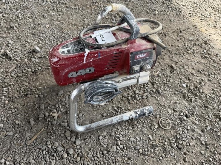 titan-440-airless-paint-sprayer-image-1