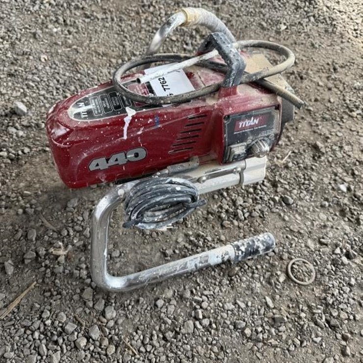 Titan 440 Airless Paint Sprayer