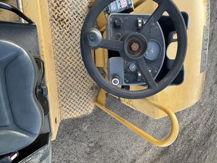 caterpillar-cb34-image-21