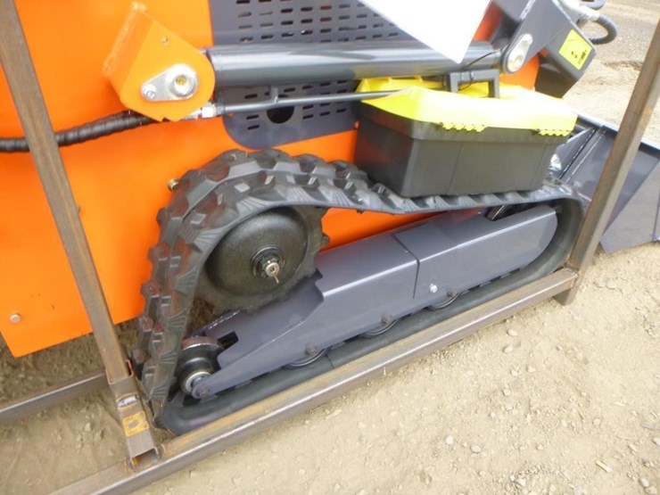 tpm-t460-skid-steer-track-loader-image-19