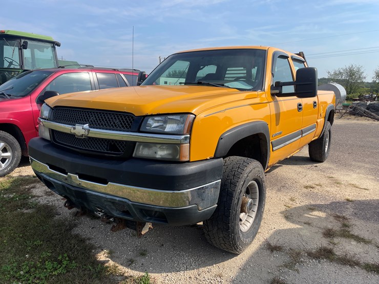 #1007-•-2004-chevy-2500-hd-(has-wi-title)-image-1