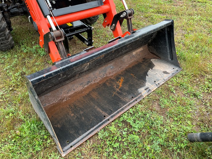 #8065-•-2024-bad-boy-4035ch-4wd-tractor-with-front-mount-berco-66"-snowblower-image-43
