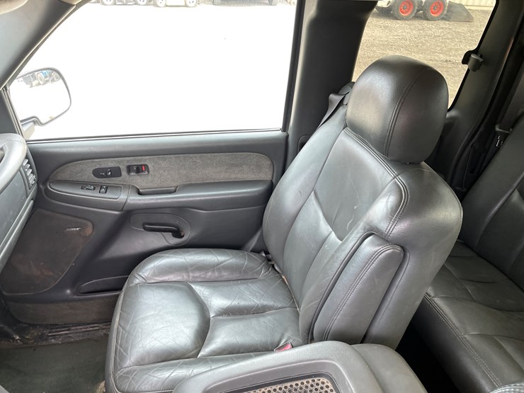 #1014-•-2003-chevy-extended-cab-pickup-truck-(has-wi-title)-image-41