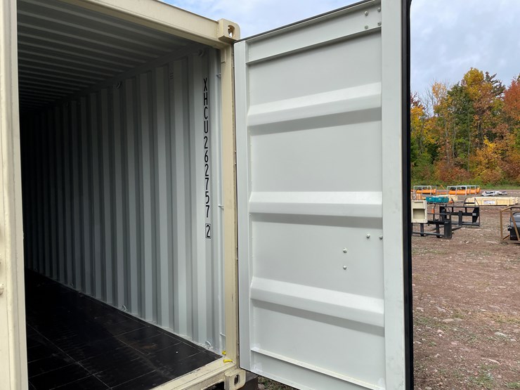 #8111-•-20'-standard-height-shipping-container-image-11