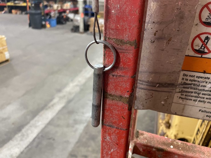 #1983-•-19'-scissor-lift-(e)-image-16