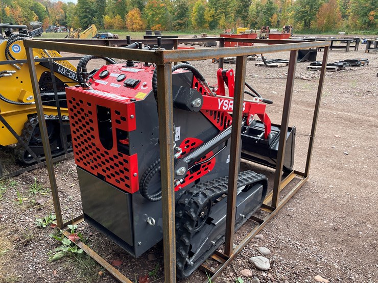 #8172-•-agt-compact-track-loader-image-4