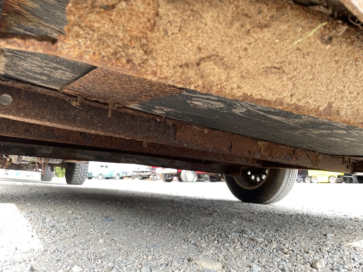 #1028-•-12'-single-axle-enclosed-trailer-(no-title)-image-16