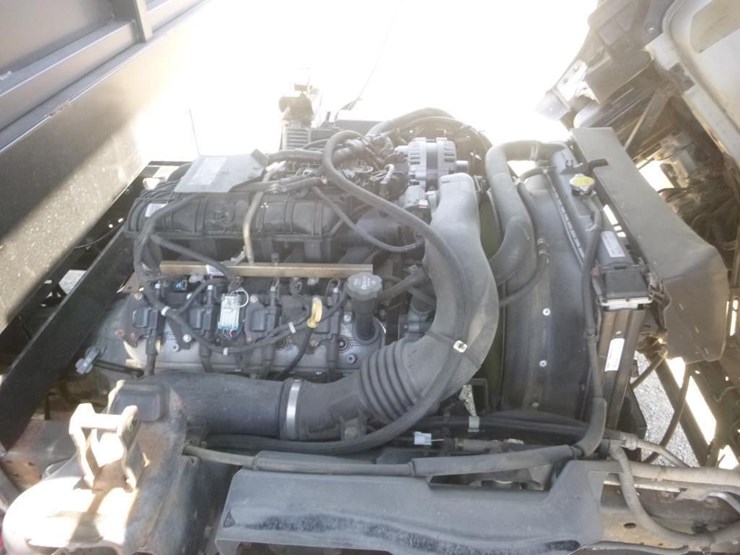 2012-isuzu-npr-image-21