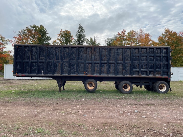 #8104-•-1982-accrt.-40'-3-axle-open-top-gondola-scrap-hauling-trailer-(has-mi-title)-image-8