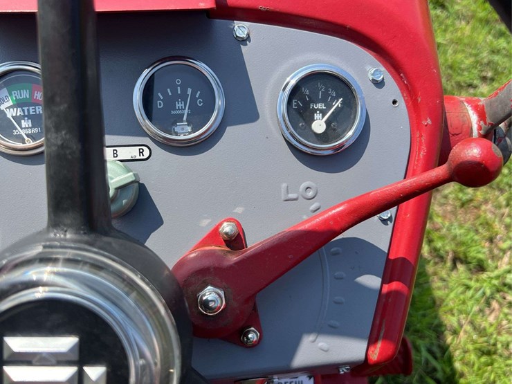 farmall-340-image-80