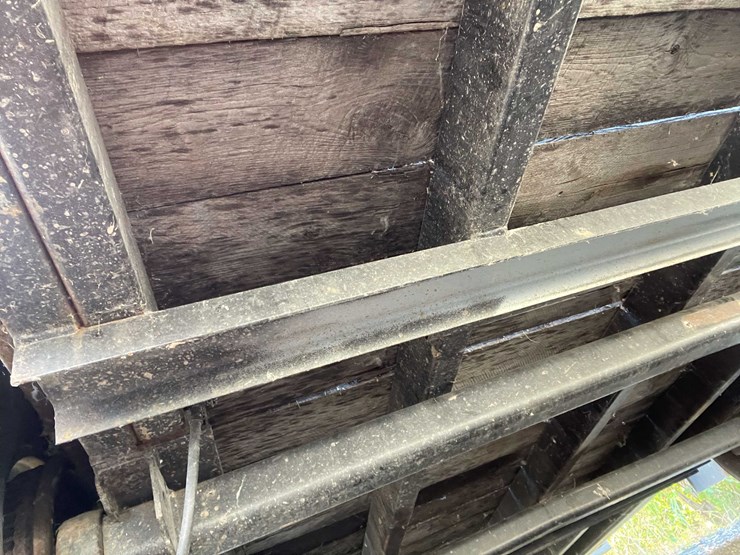 #1975-•-16'-flatbed-trailer-(has-wi-title)-(of)-image-32