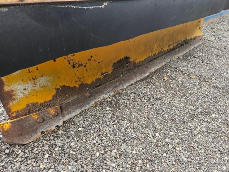 #2047-•-8'-skid-steer-snow-plow-image-9