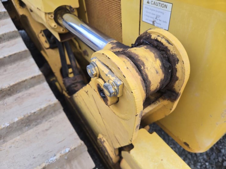 2014-komatsu-d51pxi-image-27