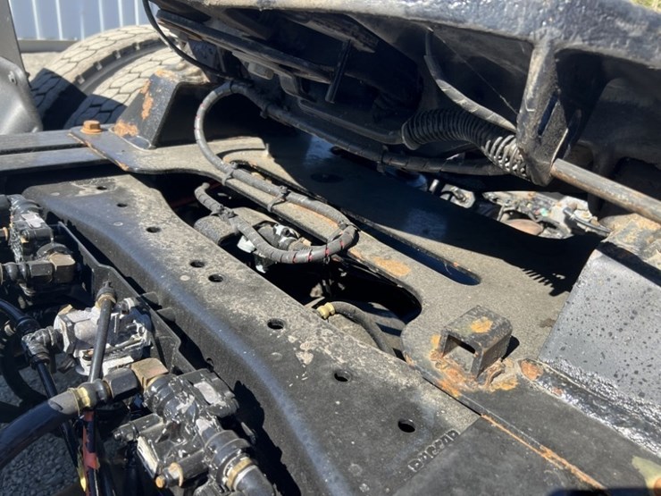 2020-peterbilt-579-image-28