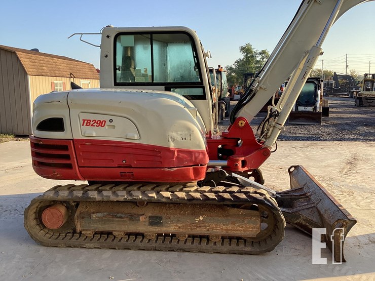 2018-takeuchi-tb290-image-5