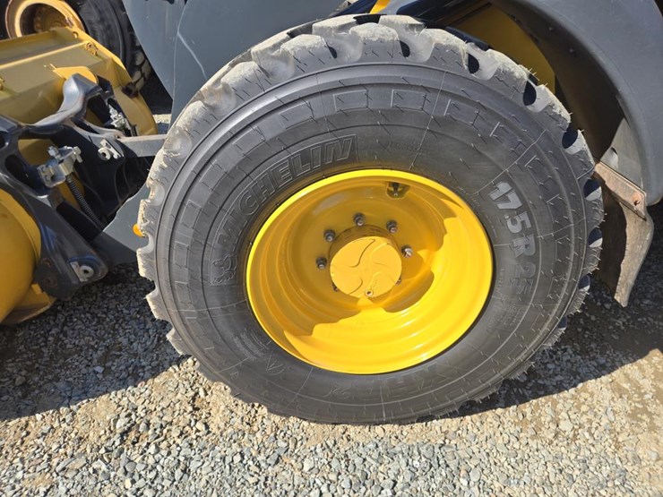 2019-deere-344l-image-57
