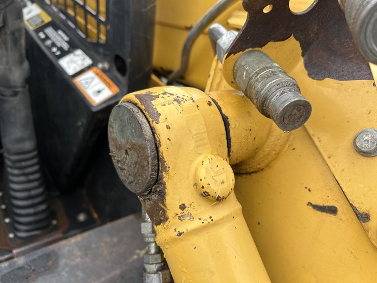 deere-240-image-15