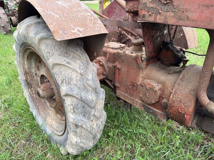 silver-king-r38-tractor-image-8