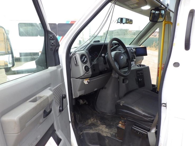 2017-ford-450-image-5