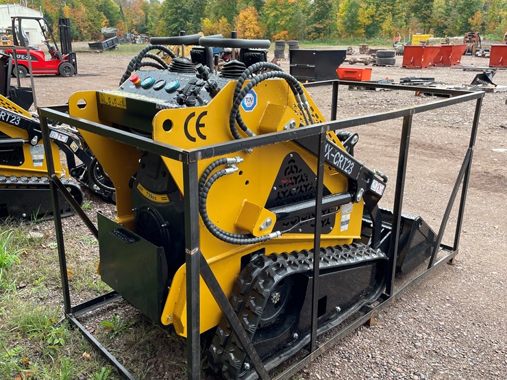 #8171-•-agt-compact-track-loader-image-4