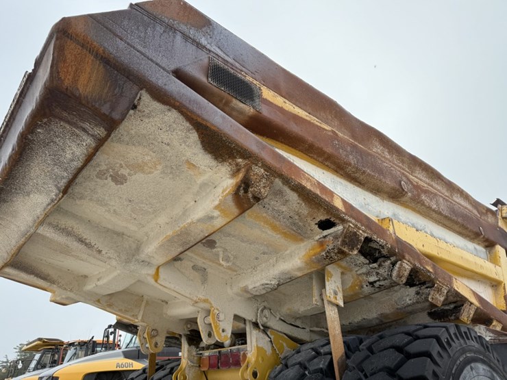 komatsu-hd465-5-image-24