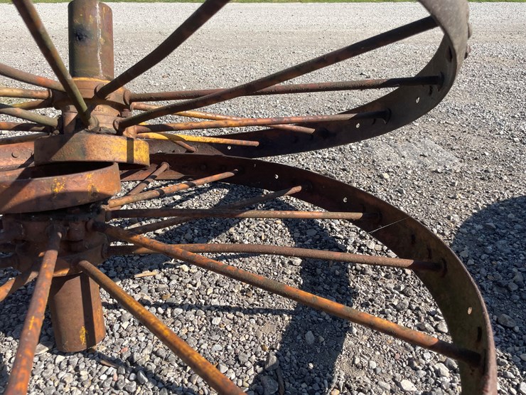 #6637-•-(2)-spoked-iron-wheels-image-24