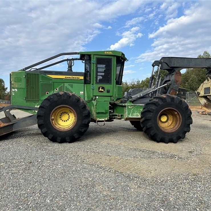 2018 DEERE 648L