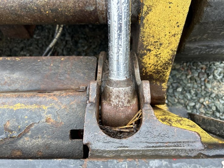 deere-240-image-12