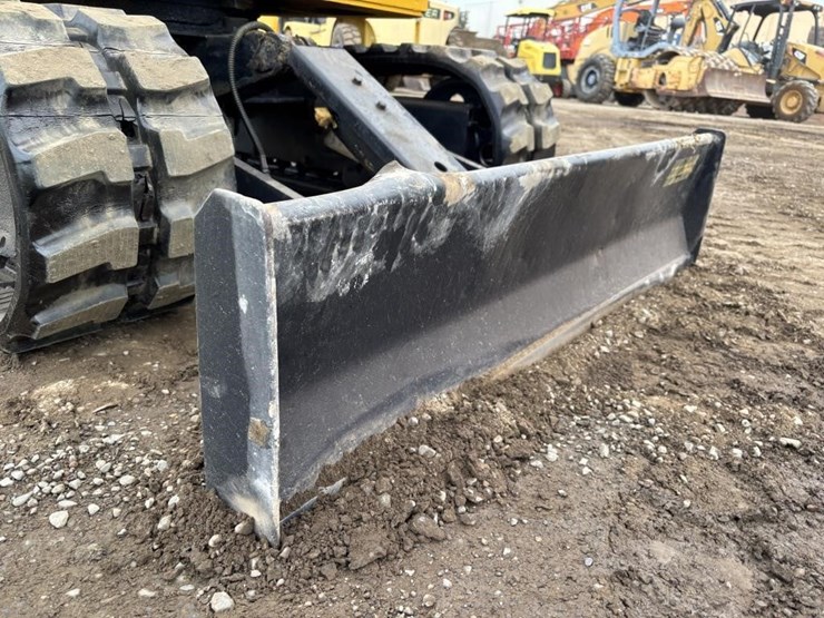 komatsu-pc28uu-image-10