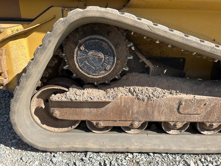 2018-deere-333g-image-53