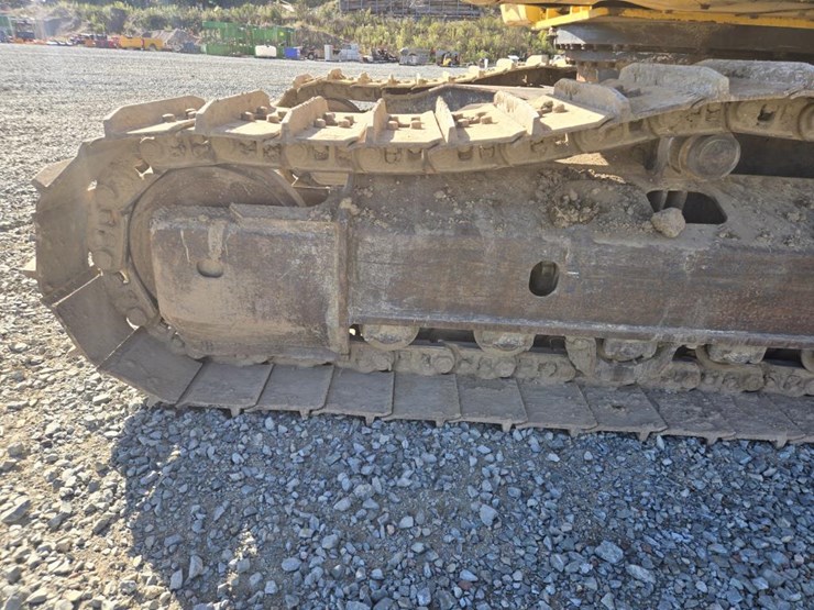 komatsu-pc210-lc-10-image-60