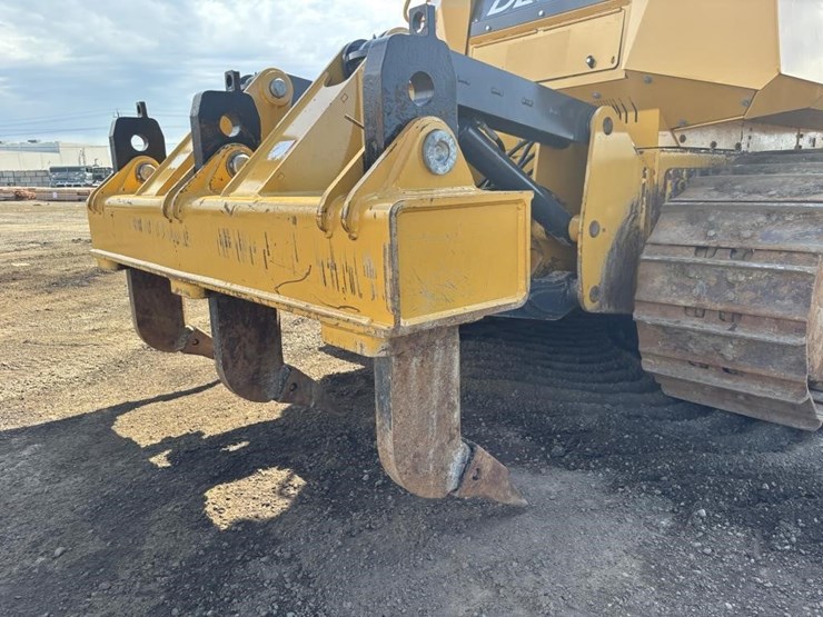 2017-deere-750k-image-15