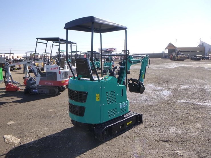 2025-agt-h15r-hydraulic-excavator-image-3
