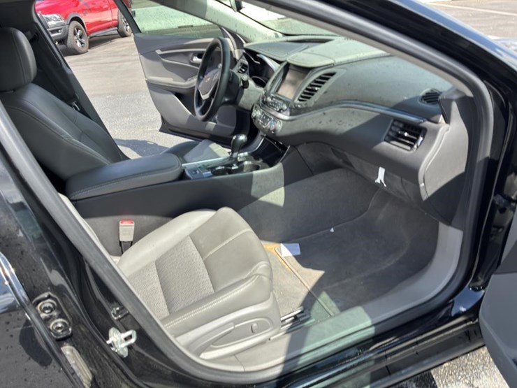 2019-chevrolet-impala-sedan-image-8