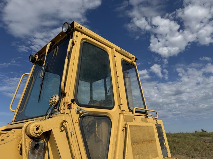 caterpillar-953-image-13