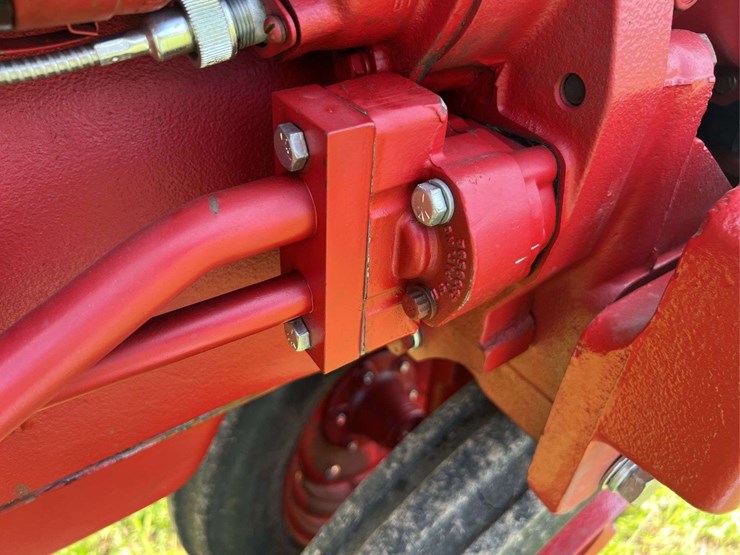 farmall-340-image-31