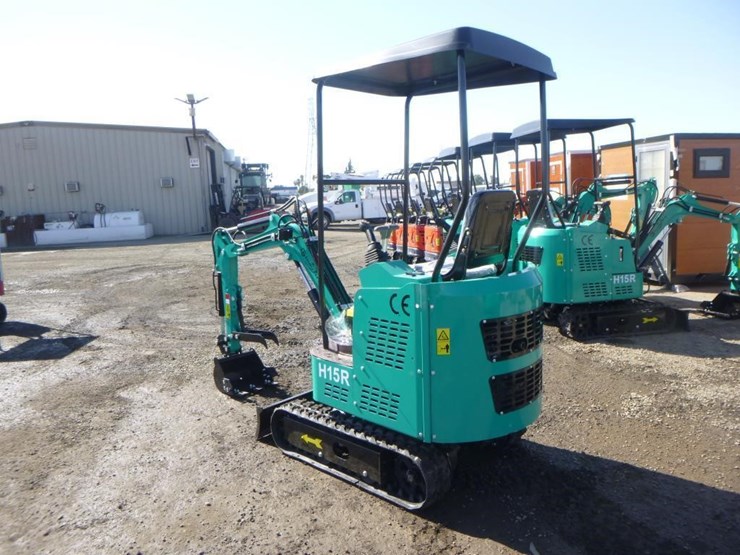 2025-agt-h15r-hydraulic-excavator-image-4