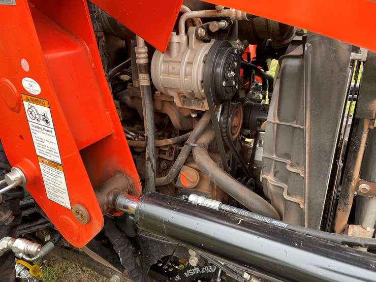 #8065-•-2024-bad-boy-4035ch-4wd-tractor-with-front-mount-berco-66"-snowblower-image-49