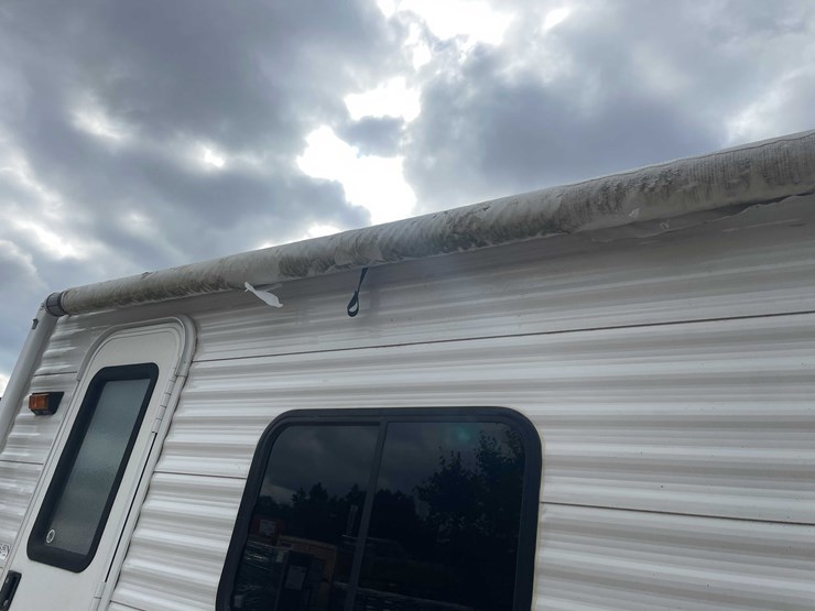 #1976-•-2012-coachman-camper-(no-title)-image-25