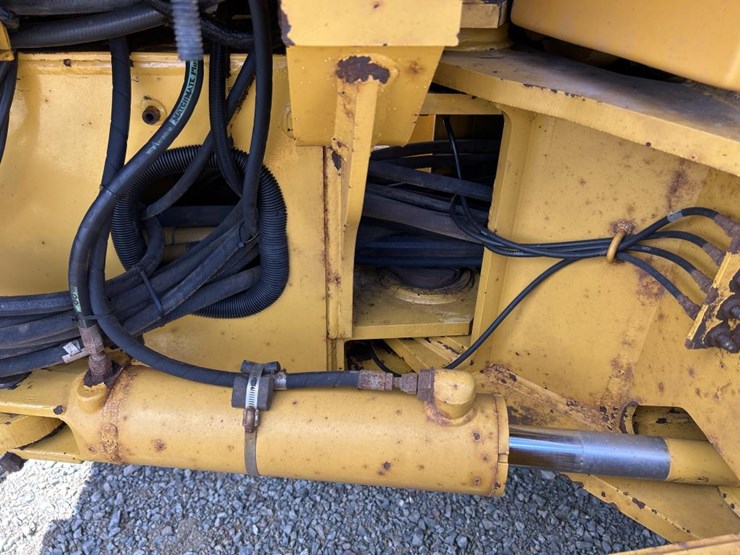 2001-deere-772ch-image-71
